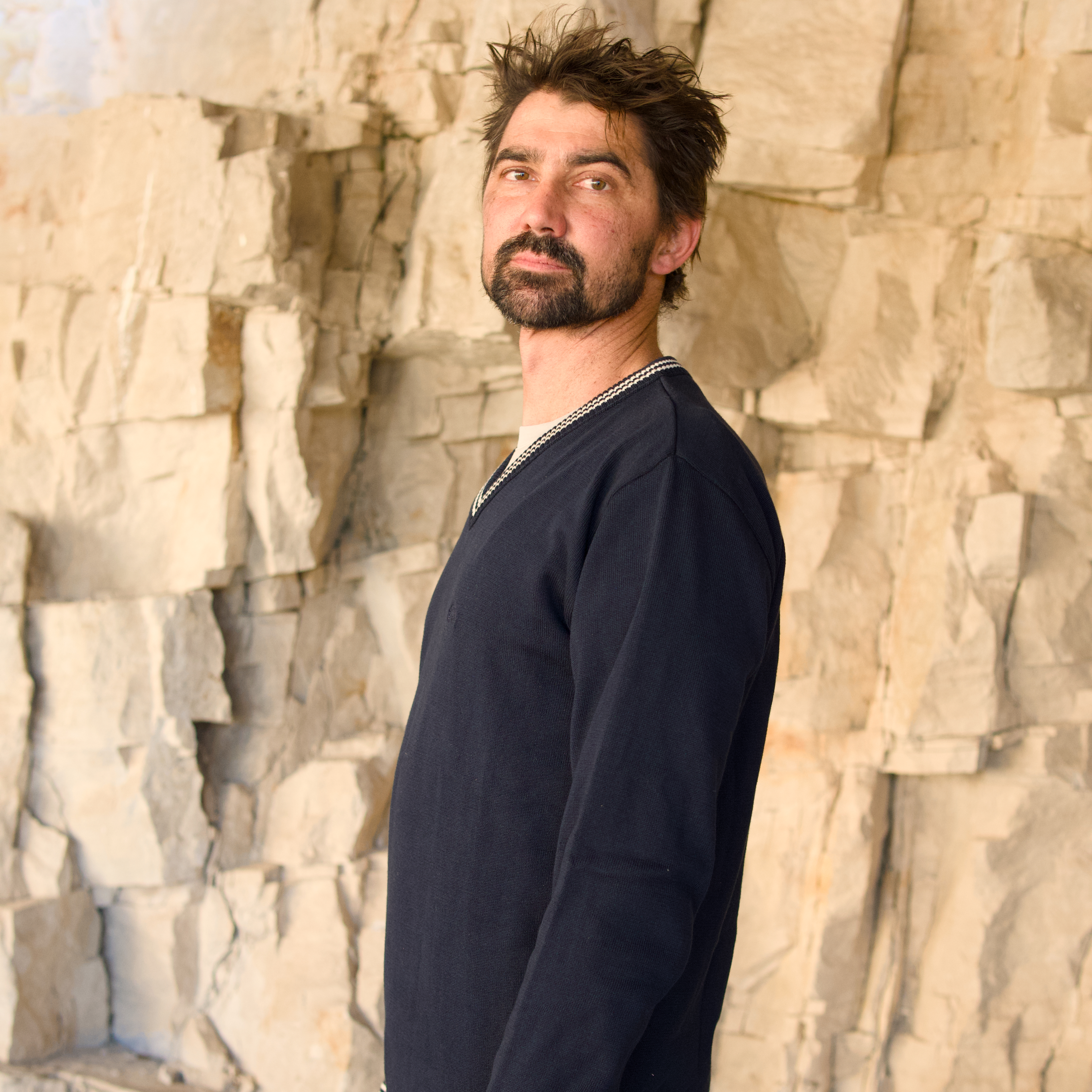 Men's V-Neck Knitwear