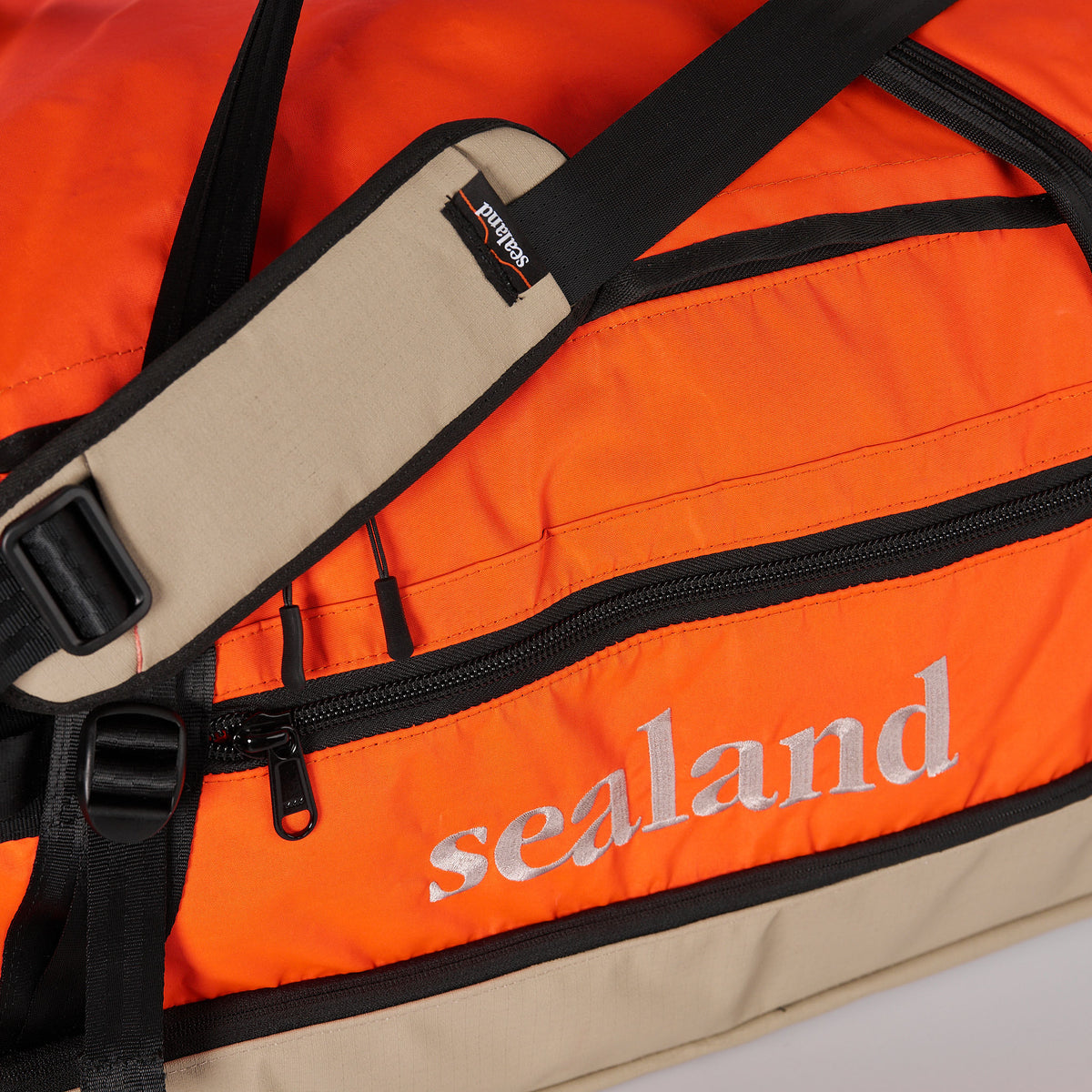 Nomad Duffel - MajiTex