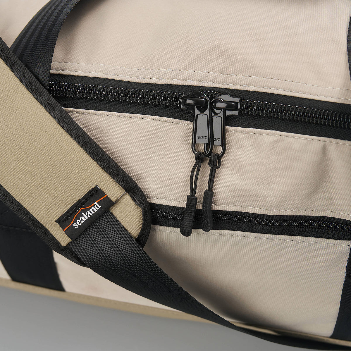 Sealand Dune travel duffel bag in 100% recycled MajiTex with end shoe compartment